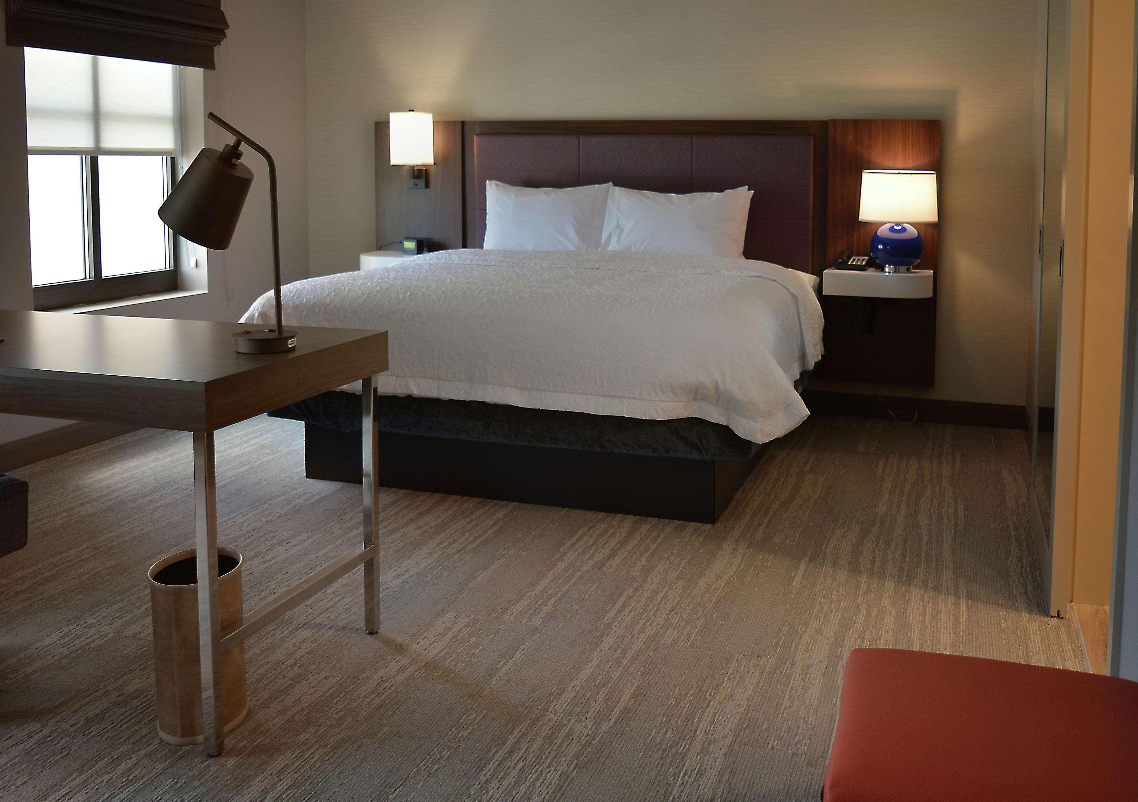 Hotel Hampton & Philadelphia/media