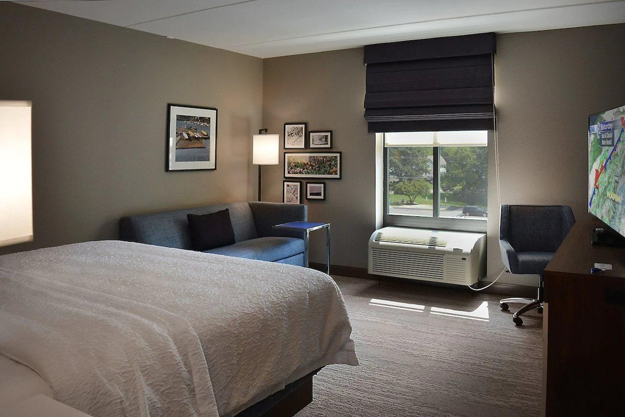 Hotel Hampton & Philadelphia/media